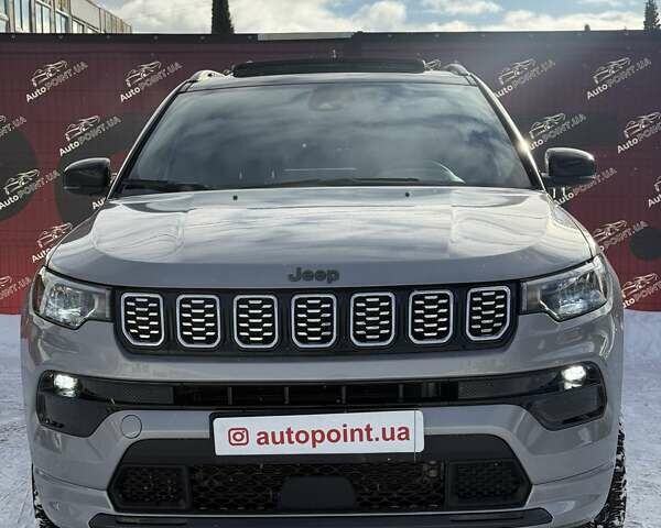 Сірий Джип Compass, об'ємом двигуна 2 л та пробігом 70 тис. км за 22300 $, фото 1 на Automoto.ua