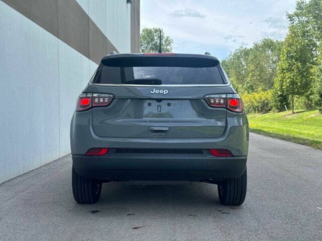 Серый Джип Компас, объемом двигателя 2 л и пробегом 27 тыс. км за 12000 $, фото 6 на Automoto.ua