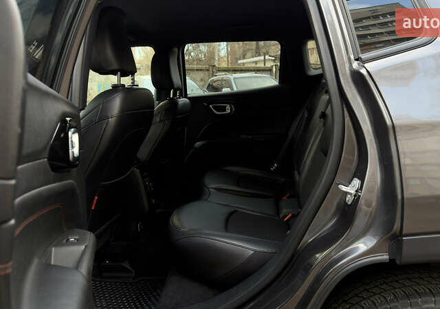 Серый Джип Компас, объемом двигателя 2 л и пробегом 52 тыс. км за 21999 $, фото 7 на Automoto.ua