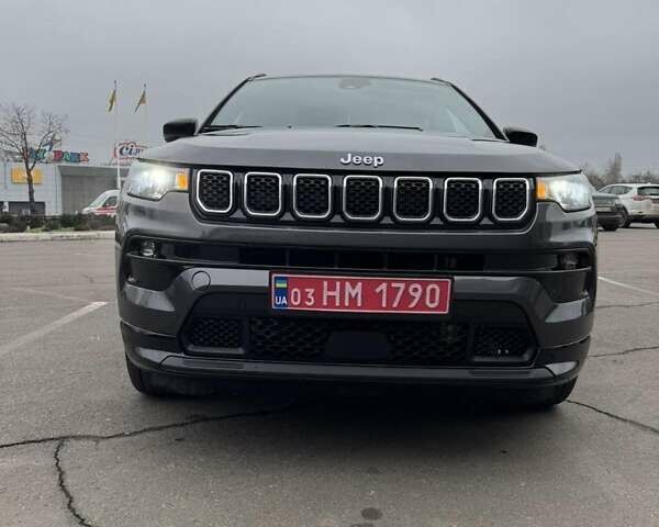 Серый Джип Компас, объемом двигателя 2 л и пробегом 27 тыс. км за 19800 $, фото 4 на Automoto.ua