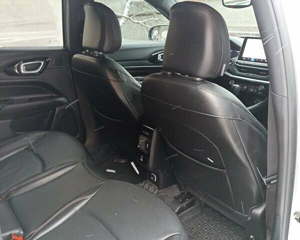 Серый Джип Компас, объемом двигателя 2 л и пробегом 43 тыс. км за 23700 $, фото 25 на Automoto.ua