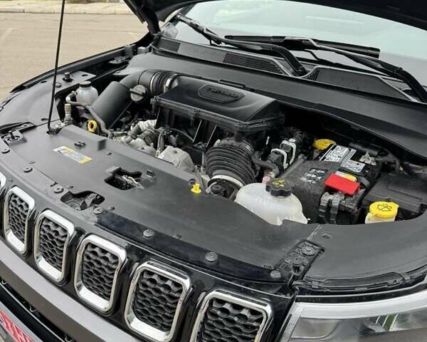 Серый Джип Компас, объемом двигателя 2 л и пробегом 27 тыс. км за 19800 $, фото 24 на Automoto.ua