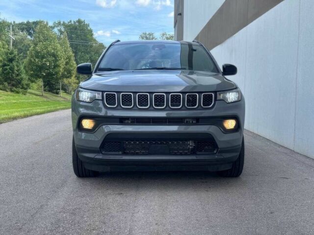 Серый Джип Компас, объемом двигателя 2 л и пробегом 27 тыс. км за 12000 $, фото 1 на Automoto.ua