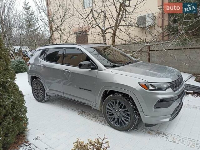 Серый Джип Компас, объемом двигателя 2 л и пробегом 43 тыс. км за 23700 $, фото 3 на Automoto.ua