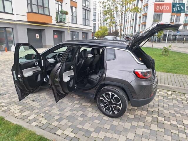 Джип Компас 2023 в Ивано-Франковске на Automoto.ua Серый Джип Компас, объемом двигателя 2 л и пробегом 19 тыс. км за 23600 $, фото 43 на Automoto.ua