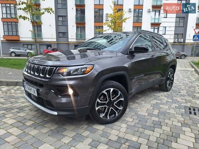 Джип Компас 2023 в Ивано-Франковске на Automoto.ua Серый Джип Компас, объемом двигателя 2 л и пробегом 19 тыс. км за 23600 $, фото 5 на Automoto.ua