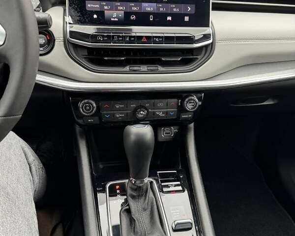 Серый Джип Компас, объемом двигателя 2 л и пробегом 27 тыс. км за 19800 $, фото 13 на Automoto.ua