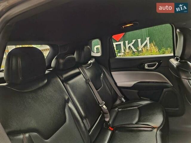Джип Компас 2023 в Ивано-Франковске на Automoto.ua Серый Джип Компас, объемом двигателя 2 л и пробегом 19 тыс. км за 23600 $, фото 46 на Automoto.ua