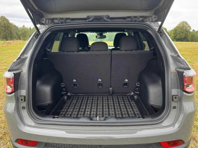 Серый Джип Компас, объемом двигателя 0 л и пробегом 71 тыс. км за 13400 $, фото 8 на Automoto.ua