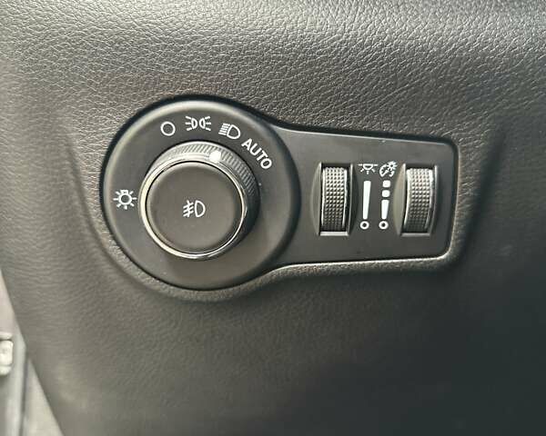 Сірий Джип Compass, об'ємом двигуна 2 л та пробігом 88 тис. км за 23200 $, фото 23 на Automoto.ua