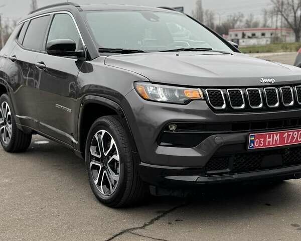 Серый Джип Компас, объемом двигателя 2 л и пробегом 27 тыс. км за 19800 $, фото 2 на Automoto.ua