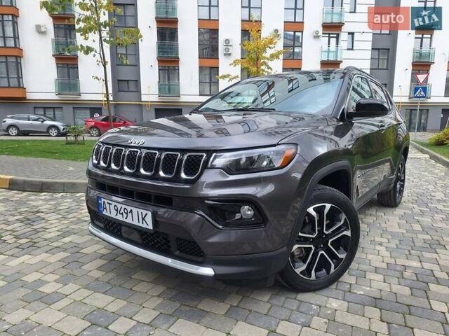 Джип Компас 2023 в Ивано-Франковске на Automoto.ua Серый Джип Компас, объемом двигателя 2 л и пробегом 19 тыс. км за 23600 $, фото 3 на Automoto.ua