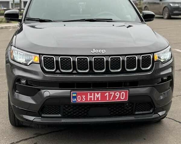 Серый Джип Компас, объемом двигателя 2 л и пробегом 27 тыс. км за 19800 $, фото 3 на Automoto.ua