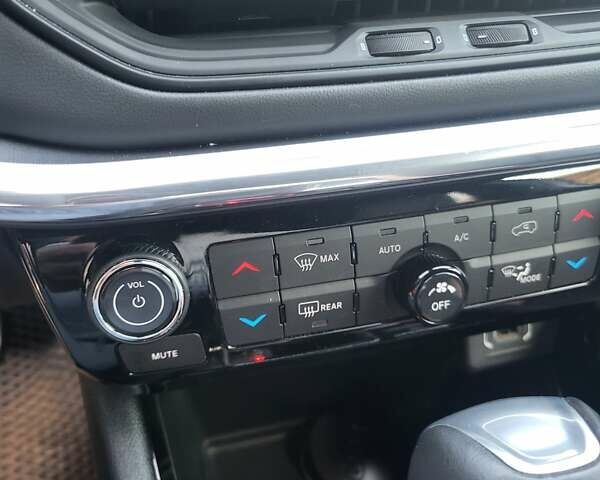 Серый Джип Компас, объемом двигателя 2 л и пробегом 41 тыс. км за 24500 $, фото 40 на Automoto.ua