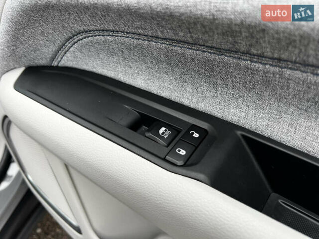 Сірий Джип Compass, об'ємом двигуна 2 л та пробігом 9 тис. км за 22850 $, фото 19 на Automoto.ua