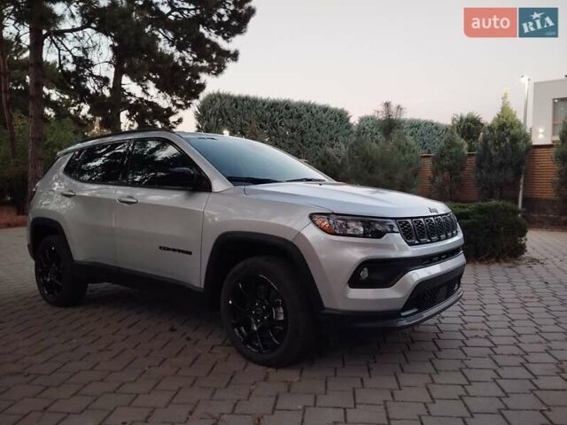 Сірий Джип Compass, об'ємом двигуна 2 л та пробігом 1 тис. км за 26000 $, фото 7 на Automoto.ua