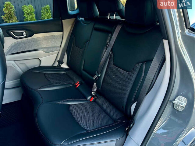 Серый Джип Компас, объемом двигателя 2 л и пробегом 9 тыс. км за 24900 $, фото 31 на Automoto.ua