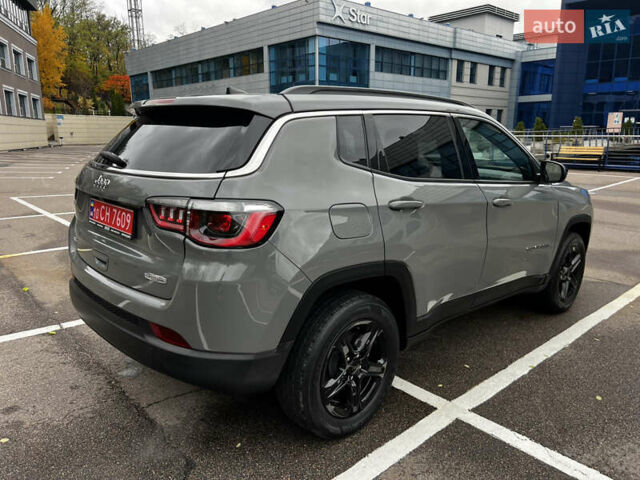 Серый Джип Компас, объемом двигателя 2 л и пробегом 9 тыс. км за 25000 $, фото 5 на Automoto.ua