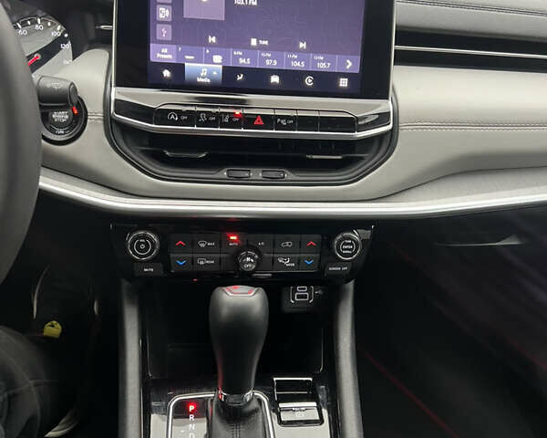 Серый Джип Компас, объемом двигателя 2 л и пробегом 36 тыс. км за 21500 $, фото 11 на Automoto.ua