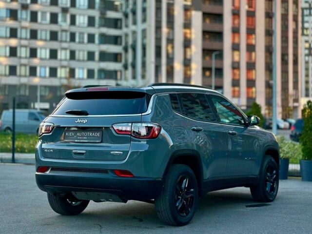 Серый Джип Компас, объемом двигателя 2 л и пробегом 9 тыс. км за 24900 $, фото 3 на Automoto.ua