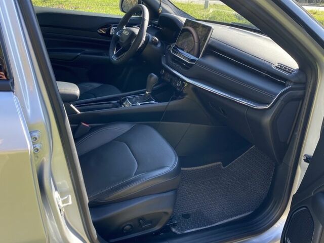 Серый Джип Компас, объемом двигателя 2 л и пробегом 13 тыс. км за 26500 $, фото 5 на Automoto.ua