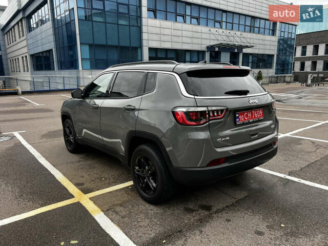 Серый Джип Компас, объемом двигателя 2 л и пробегом 9 тыс. км за 25000 $, фото 3 на Automoto.ua