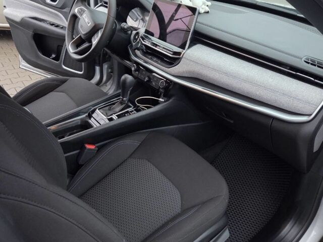 Серый Джип Компас, объемом двигателя 2 л и пробегом 12 тыс. км за 19900 $, фото 6 на Automoto.ua