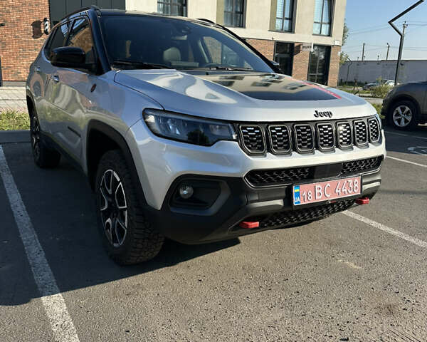 Серый Джип Компас, объемом двигателя 2 л и пробегом 18 тыс. км за 26300 $, фото 1 на Automoto.ua