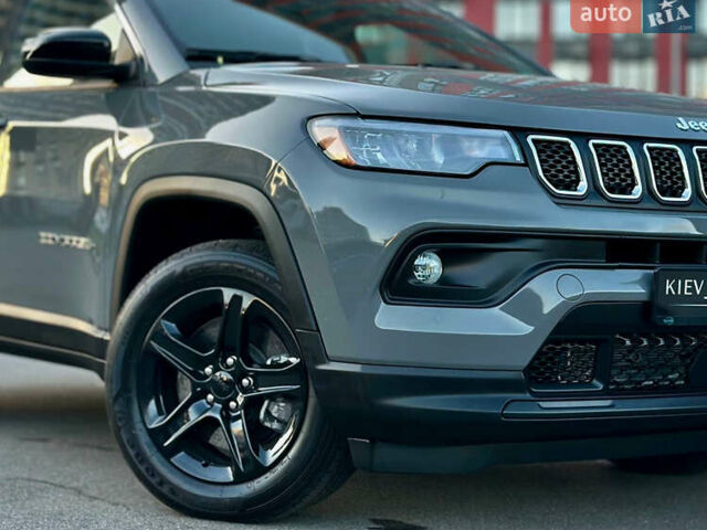 Серый Джип Компас, объемом двигателя 2 л и пробегом 9 тыс. км за 24900 $, фото 6 на Automoto.ua