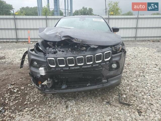 Серый Джип Компас, объемом двигателя 2 л и пробегом 12 тыс. км за 12400 $, фото 4 на Automoto.ua