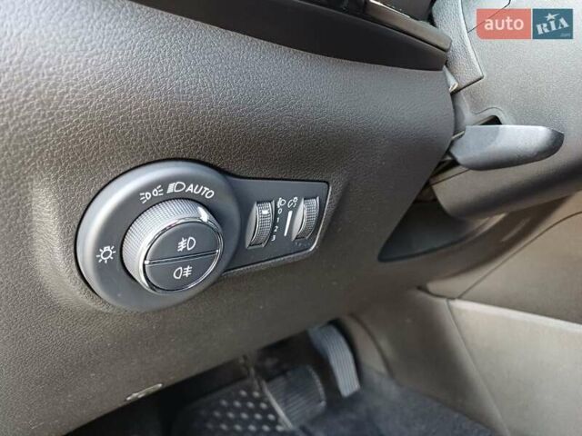 Серый Джип Компас, объемом двигателя 1.47 л и пробегом 22 тыс. км за 29500 $, фото 16 на Automoto.ua