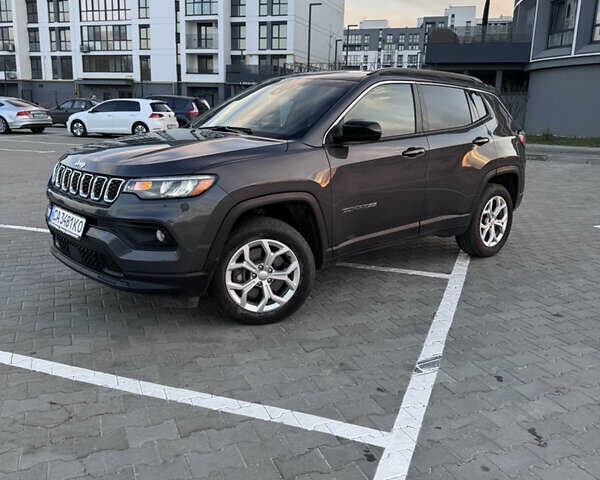 Серый Джип Компас, объемом двигателя 2 л и пробегом 22 тыс. км за 21700 $, фото 2 на Automoto.ua