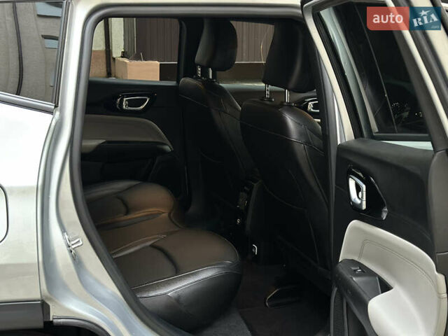 Сірий Джип Compass, об'ємом двигуна 2 л та пробігом 25 тис. км за 24000 $, фото 20 на Automoto.ua