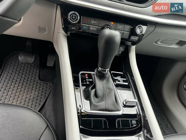 Серый Джип Компас, объемом двигателя 2 л и пробегом 9 тыс. км за 25000 $, фото 11 на Automoto.ua