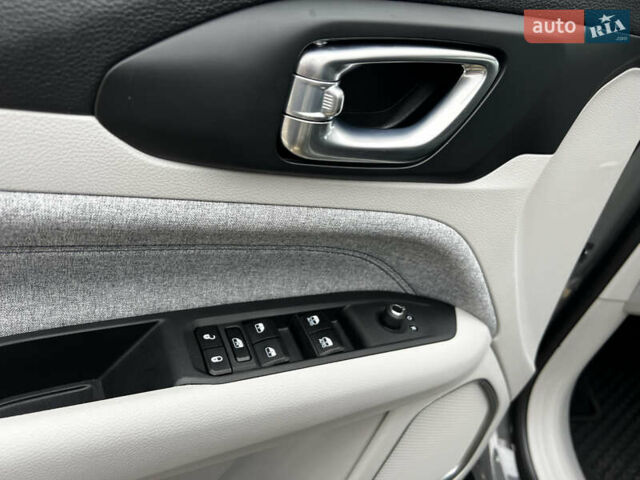 Серый Джип Компас, объемом двигателя 2 л и пробегом 9 тыс. км за 25000 $, фото 9 на Automoto.ua