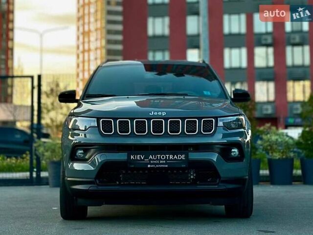 Серый Джип Компас, объемом двигателя 2 л и пробегом 9 тыс. км за 24900 $, фото 2 на Automoto.ua