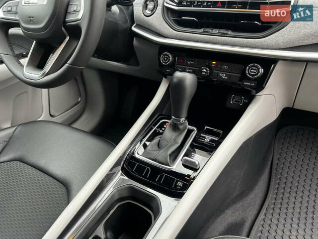 Сірий Джип Compass, об'ємом двигуна 2 л та пробігом 9 тис. км за 22850 $, фото 21 на Automoto.ua