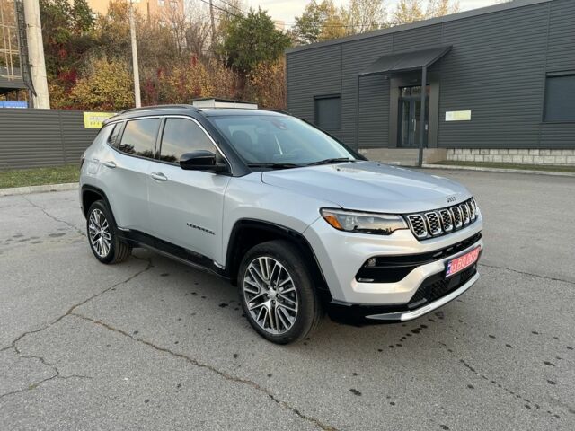 Сірий Джип Compass, об'ємом двигуна 2 л та пробігом 2 тис. км за 24000 $, фото 4 на Automoto.ua