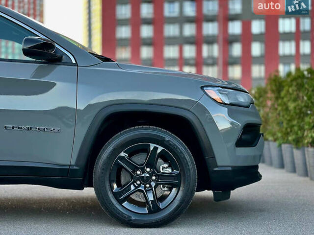 Серый Джип Компас, объемом двигателя 2 л и пробегом 9 тыс. км за 24900 $, фото 12 на Automoto.ua