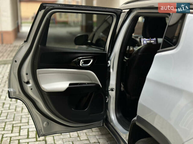 Сірий Джип Compass, об'ємом двигуна 2 л та пробігом 25 тис. км за 24000 $, фото 16 на Automoto.ua