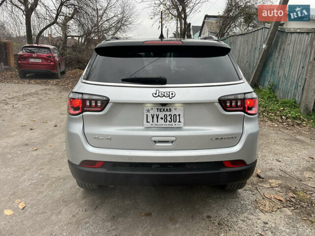Серый Джип Компас, объемом двигателя 2 л и пробегом 36 тыс. км за 21500 $, фото 5 на Automoto.ua