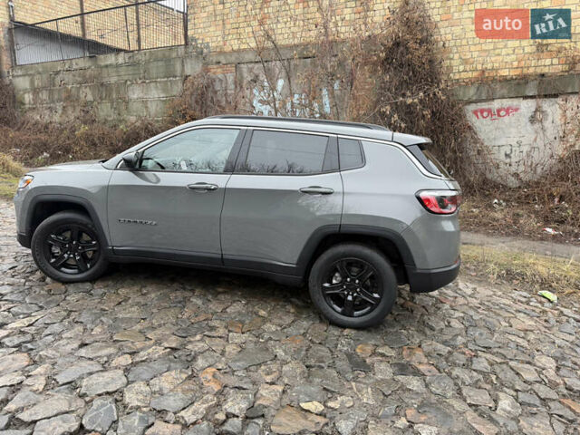 Сірий Джип Compass, об'ємом двигуна 2 л та пробігом 9 тис. км за 22850 $, фото 3 на Automoto.ua
