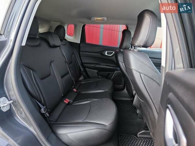 Серый Джип Компас, объемом двигателя 1.47 л и пробегом 22 тыс. км за 27990 $, фото 10 на Automoto.ua