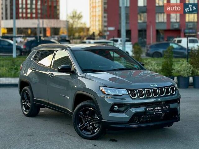 Серый Джип Компас, объемом двигателя 2 л и пробегом 9 тыс. км за 24900 $, фото 1 на Automoto.ua