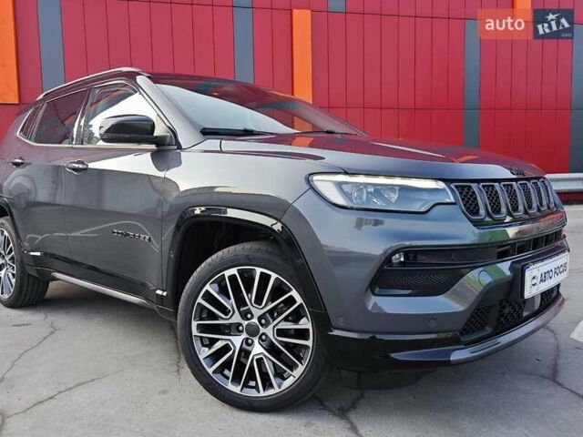 Серый Джип Компас, объемом двигателя 1.47 л и пробегом 22 тыс. км за 27990 $, фото 1 на Automoto.ua