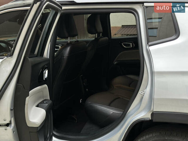 Сірий Джип Compass, об'ємом двигуна 2 л та пробігом 25 тис. км за 24000 $, фото 17 на Automoto.ua