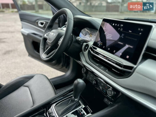 Серый Джип Компас, объемом двигателя 2 л и пробегом 1 тыс. км за 23000 $, фото 40 на Automoto.ua