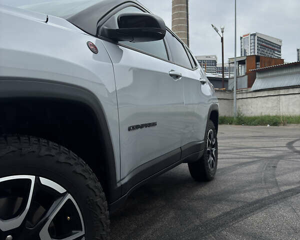 Сірий Джип Compass, об'ємом двигуна 2 л та пробігом 5 тис. км за 25500 $, фото 3 на Automoto.ua