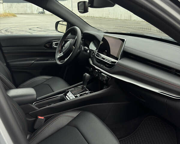 Сірий Джип Compass, об'ємом двигуна 2 л та пробігом 5 тис. км за 25500 $, фото 27 на Automoto.ua