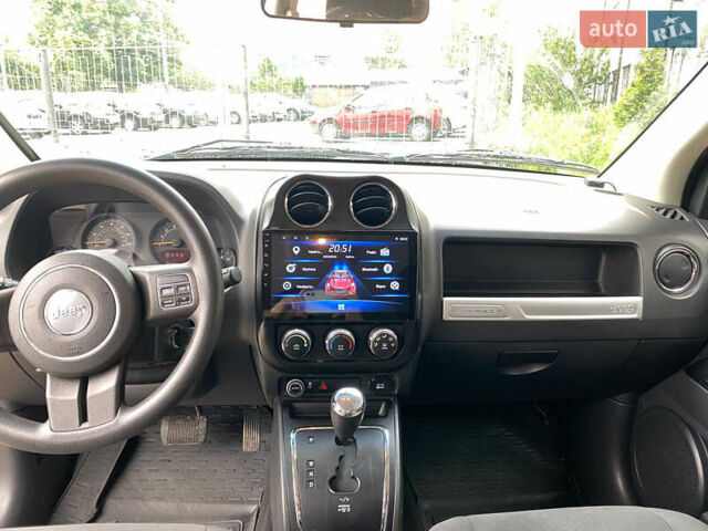 Синій Джип Compass, об'ємом двигуна 2 л та пробігом 157 тис. км за 9600 $, фото 12 на Automoto.ua